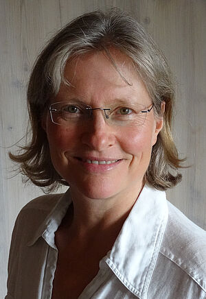 Frau Kerstin Klug